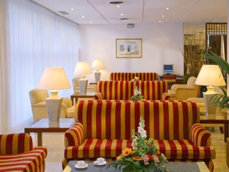 Sercotel Cordoba Medina Azahara Интерьер фото